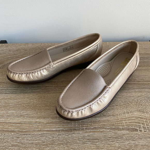 SAS Tripad Comfort Leather Loafer Gold Metallic Slip On 7.5N New - Picture 1 of 5